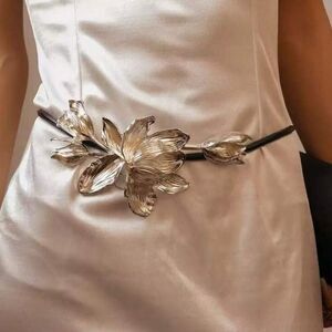 Silver Floral Belt Q492